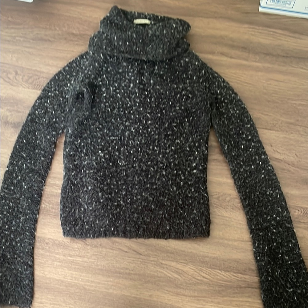 J Crew Fuzzy Turtle Neck Pull over Sweater Knit With Blend Tarn Size M
